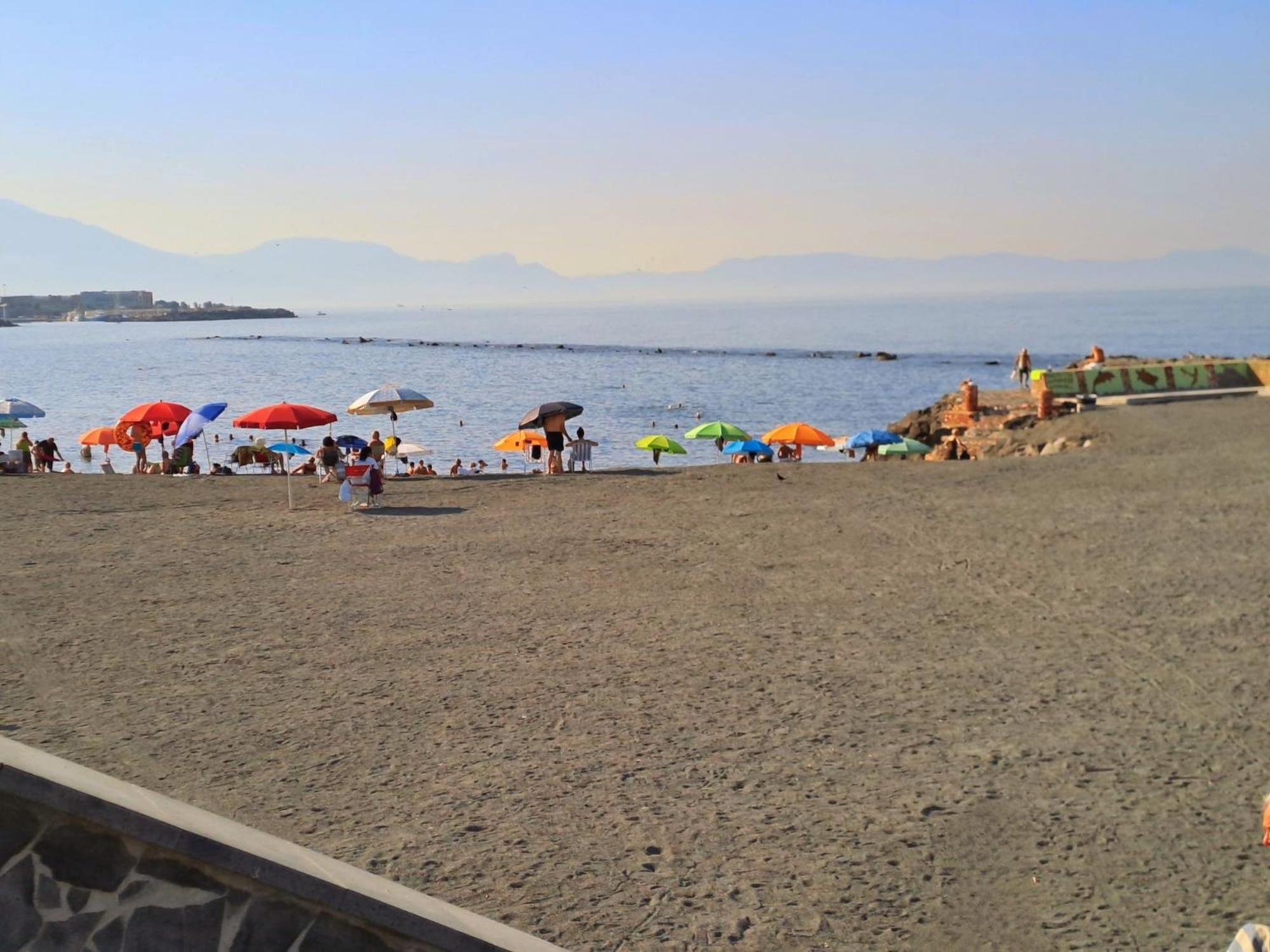 ポルティチNeapolis Bayアパートメント エクステリア 写真