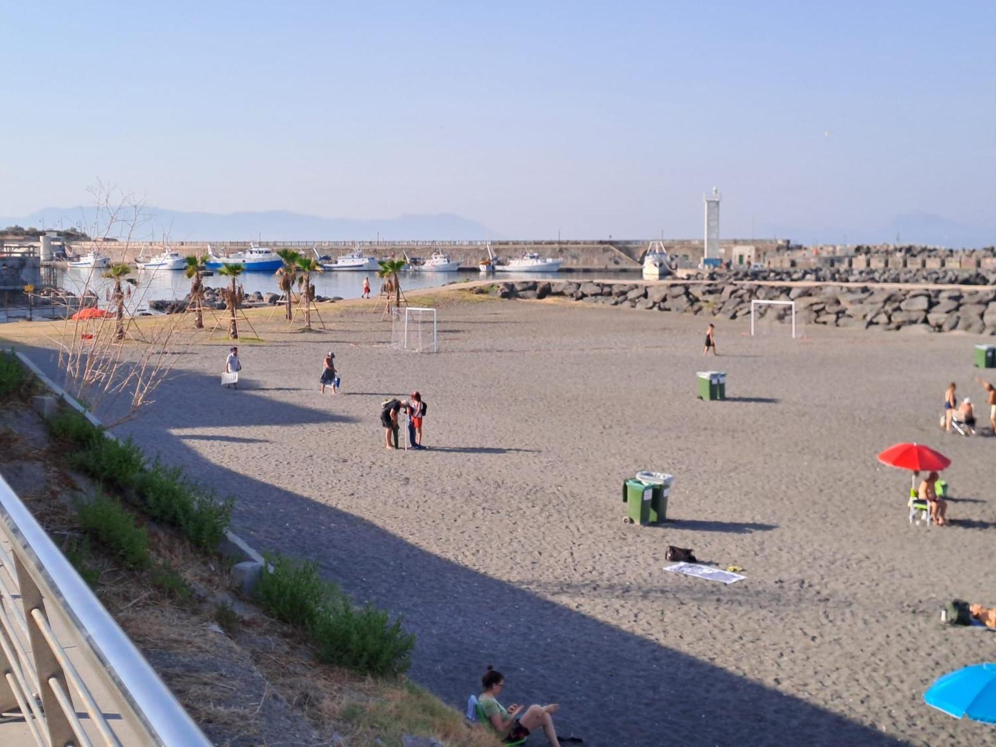 ポルティチNeapolis Bayアパートメント エクステリア 写真